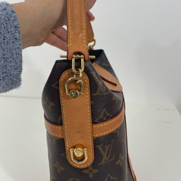 ❤️LOUIS VUITTON❤️
Monogram Duffle Bag - Picture 6 of 13